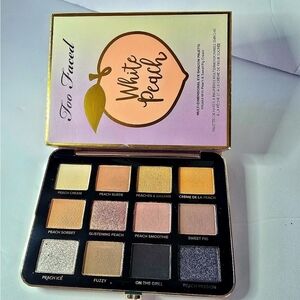Too Faced Discountinued White Peach Eyeshadow Palette - Peach Shades